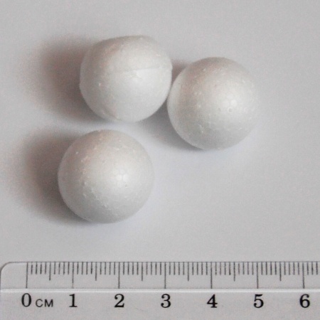 Polystyrenov� kuli�ka 2cm