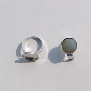 Prstýnek stříbrné barvy s lůžkem 14mm Prstýnek stříbrné barvy s lůžkem 14mm