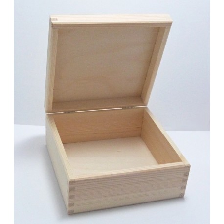 Dřevěná krabička 16x16x7,5cm